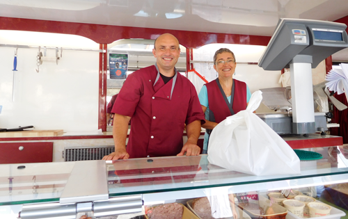 camion magasin aux charcuteries gourmandes